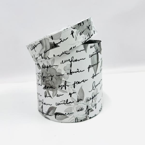 Коробка круглая 16*16 Розы письмо  серый/черный на белом фоне