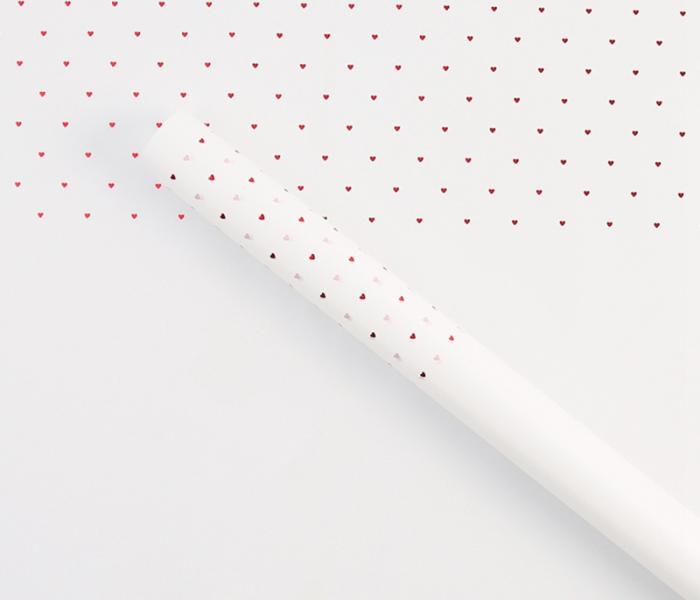 Упаковочный материал Россыпь сердец , 50 мкр, 58х58 см, 20 лист/упак., бел с красн
