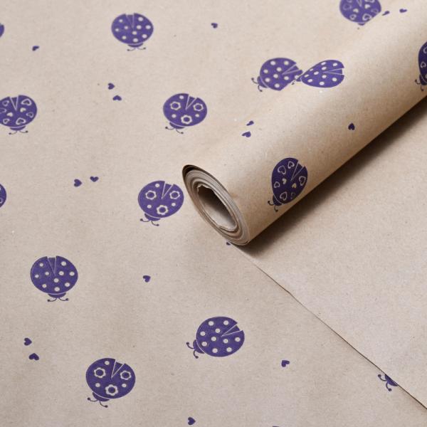 Крафт бумага Божья коровка фиолетовый цв. на коричневом 70 см*8,5 ярд ± 5%