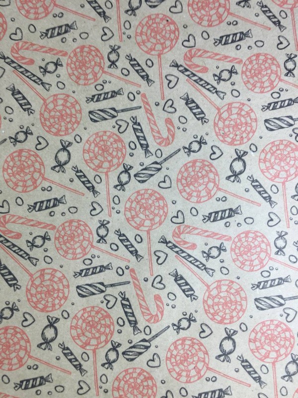 Упаковочная новогодняя бумага Конфеты красно-черная 70см/60пл/10м