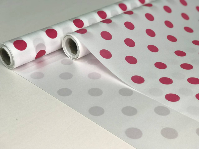 Пленка матовая с рисунком белая-горох крупный яркая малина  580мм/12м±5% 50мкр