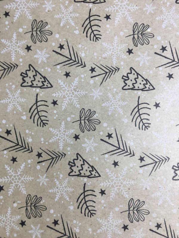 Упаковочная новогодняя бумага Елочки цв.черный/белый на корочневом 70см/60пл/10м