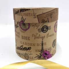 Коробка круглая 16*16 Париж С Любовью! розовый на коричневом фоне