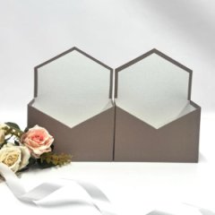 Конверт 180*240*70 из картона под композицию светло-коричневый
