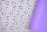 Пленка матовая двухст.с рисункомСердцецв.светлый фиолет 58см*12м±5% 50мкр