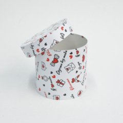 Коробка круглая 16*16 Я люблю тебя рисунок черный/красный на белом