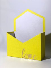 Конверт 180*240*70 с золот. тиснением love желтый