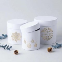 Набор шляпных коробок 3в1 белый с тиснением Снежинки золото13*13*/16*16/18*18