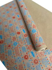 Упаковочная бумага Новогодние марки красный/синий на коричневом фоне 720мм/60гр/10м ± 5%