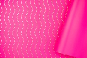 Пленка матовая двухст.с рисункомТочка волнацв.яркая малина/золото 58см*12м±5% 50мкр