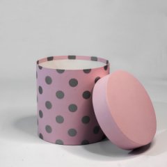 Коробка круглая 18*18 Горох крупный нежно-розовый