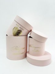 Коробки круглые Набор из 3х (13*13/16*16/18*18) с тиснением Пожелания светло-розовый