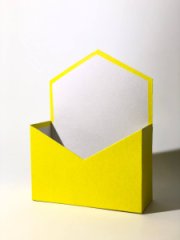 Конверт из картона под композицию 180*240*70 желтый однотонный