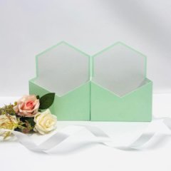 Конверт 180*240*70 из картона под композицию бледно-зеленый