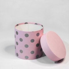 Коробка круглая 16*16 Горох крупный нежно-розовый